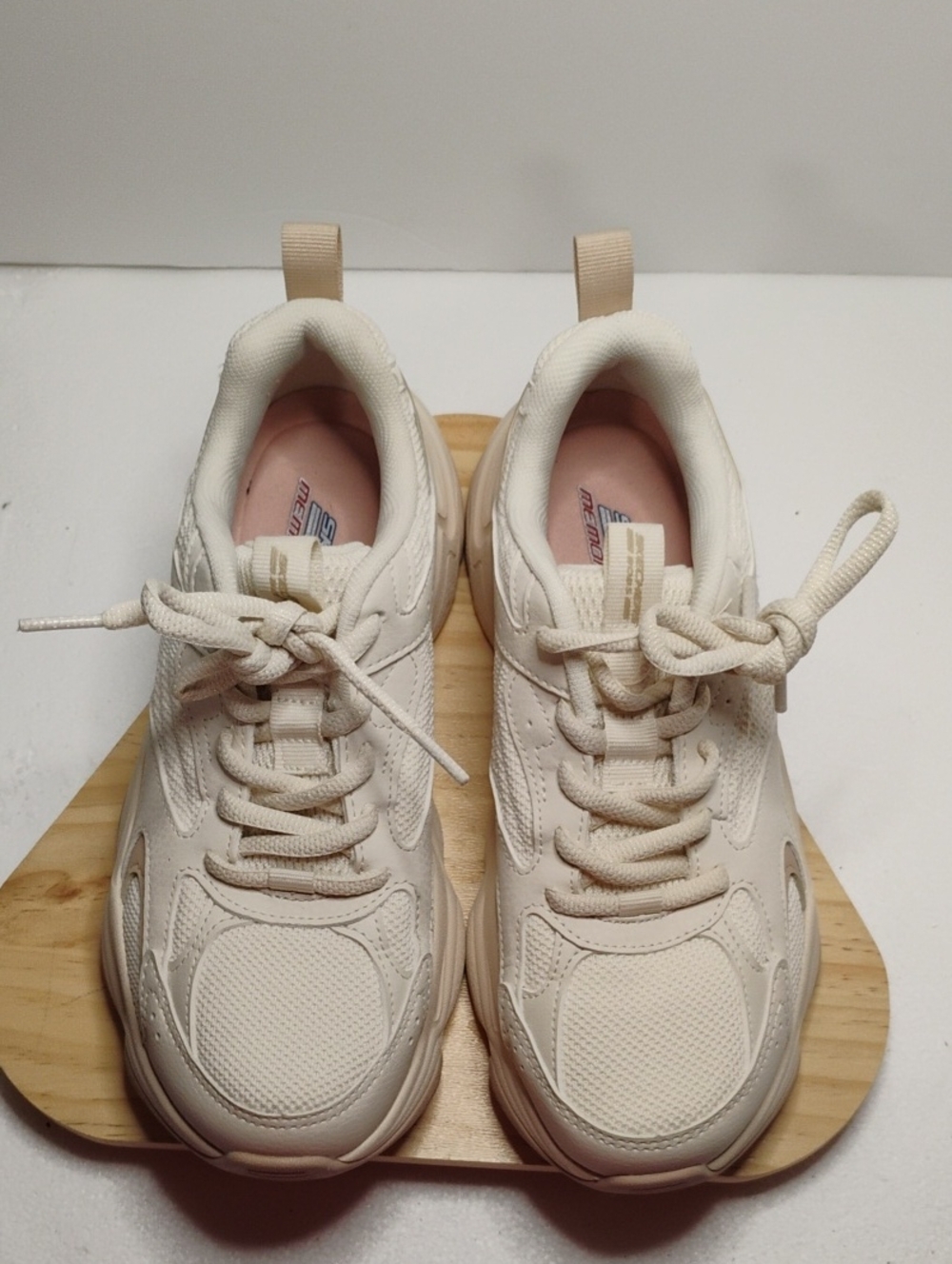 Skechers Women's Cream Lace-Up Chunky Casual Sneakers